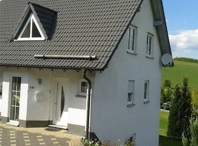 Sauerland Fernblick Апартаменты *